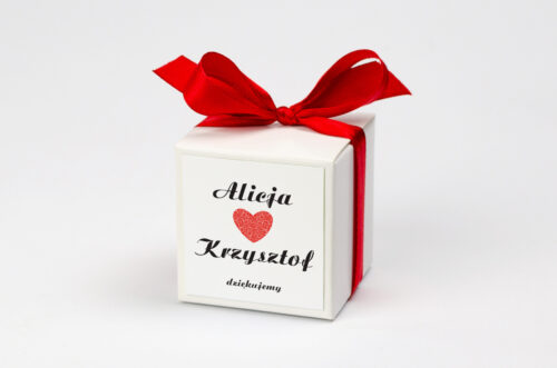 Ozdobne pudełeczko na krówki z personalizacją do zaproszenia Vintage - Black & White Czerwone