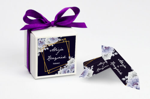 Ozdobne pudełeczko z personalizacją - Kontrastowe z kwiatami - Niebieskie róże