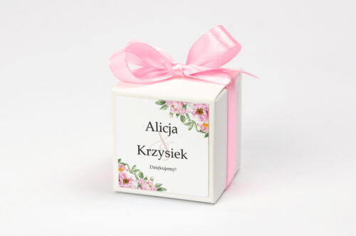Ozdobne pudełeczko z personalizacją do zaproszenia ze sznurkiem – Różowe piwonie