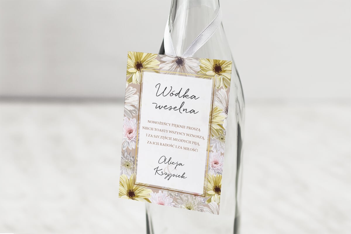 Dodatki ślubne Zawieszka na alkohol do zaproszeń ślubnych Tło z kwiatów - Pastelowa kwiatowa kompozycja