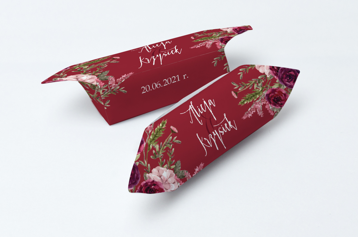 Krówki w papierku Krówki ślubne 1 kg - Podziękowania dla gości - Akwarelowe Bukiety – Burgundowe róże na ciemnym tle