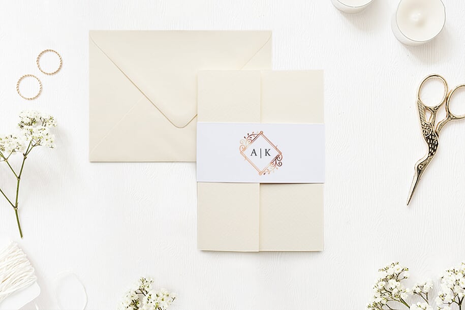 Eleganckie zaproszenia ślubne Zaproszenie ślubne w folderze - Ornamentowe z szarfą - Miedziany motyw