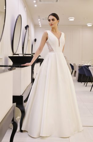 Suknie ślubne Szykowna suknia ślubna z efektowną siateczką w stylu boho