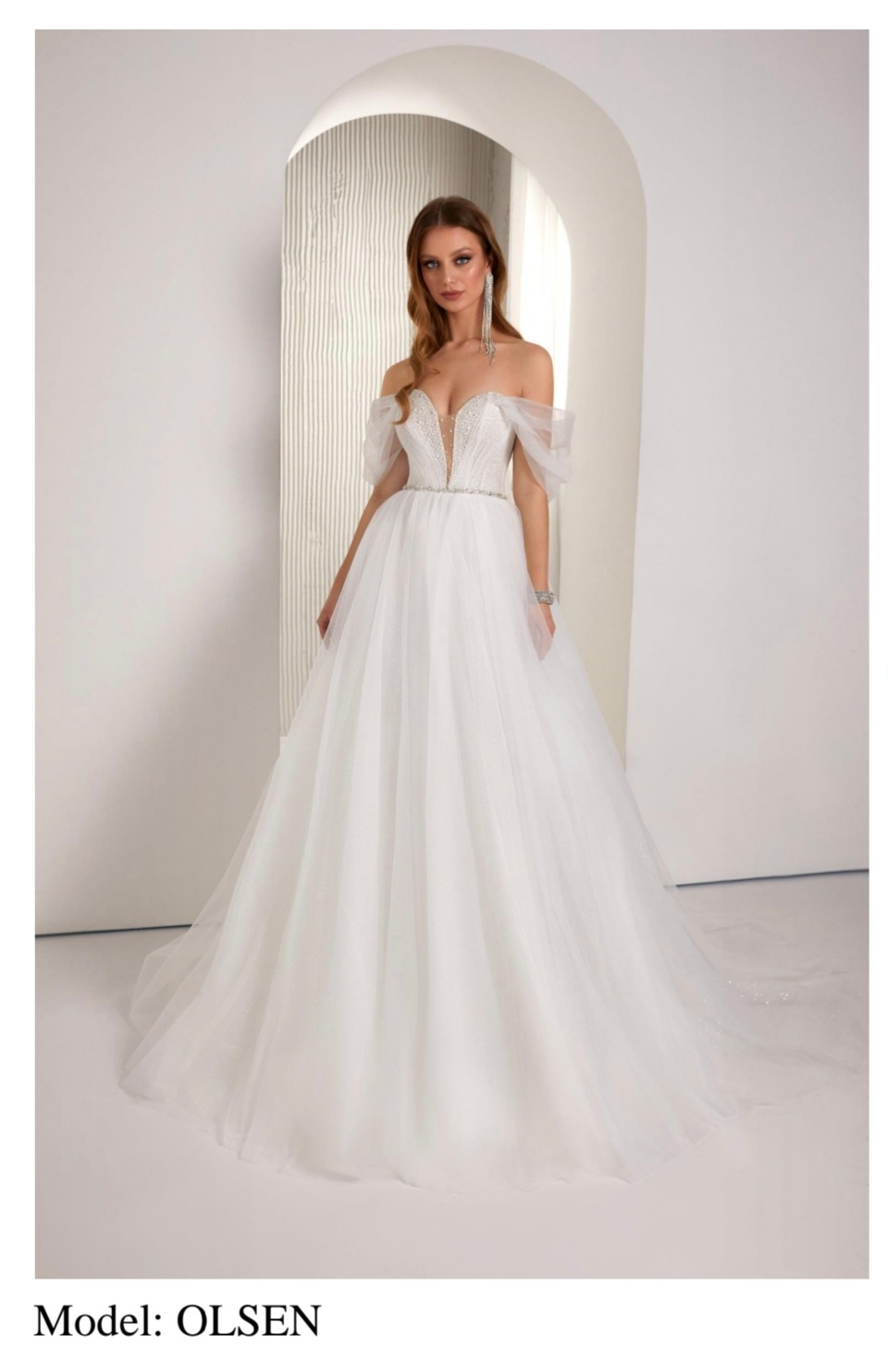 Suknie ślubne Olśniewająca suknia ślubna o kroju księżniczki z bogato zdobionym gorsetem i paskiem