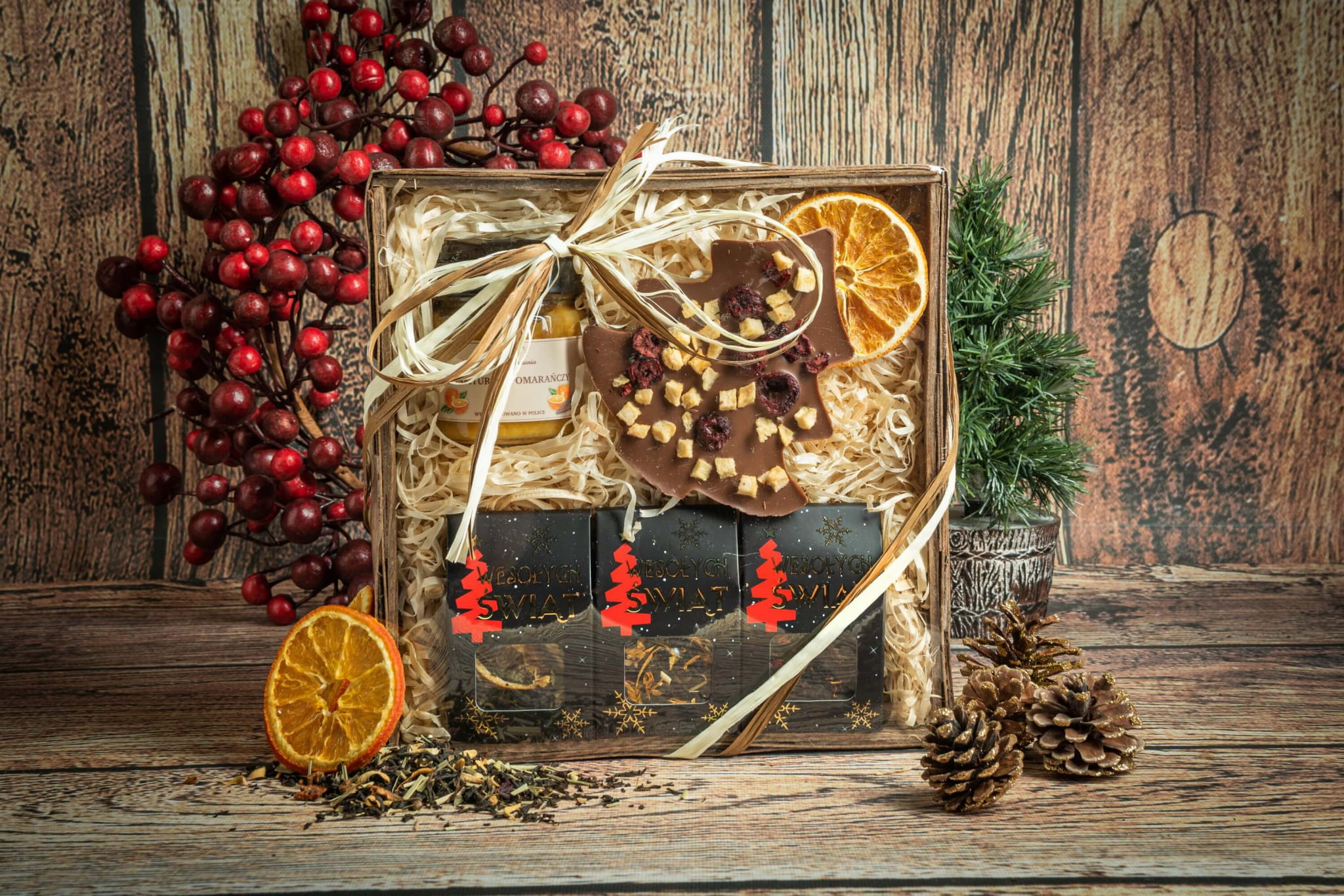 Kosze świąteczne Kosz prezentowy świąteczny prezent z herbatami i czekoladą